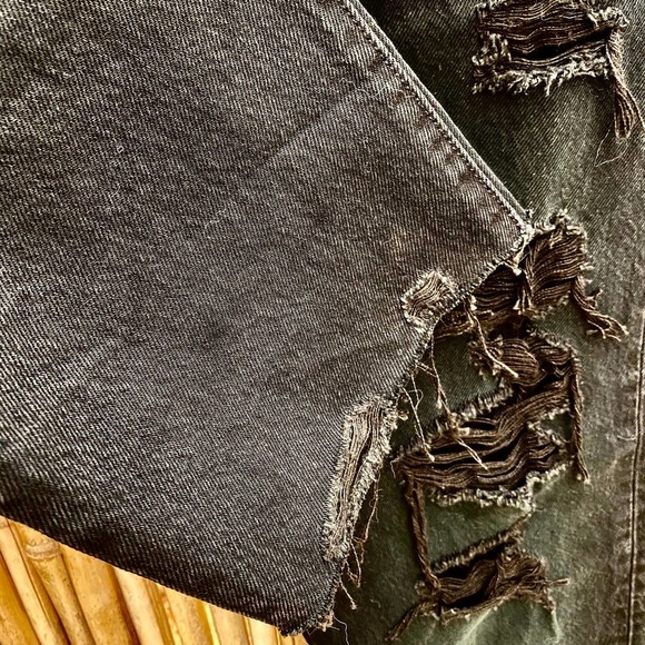 Levi’s 501 RARE Ultra Destroyed High Rise Skinny - Picture 8 of 10